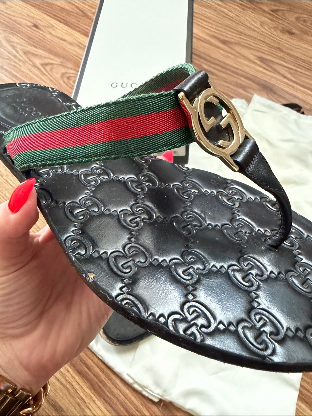 Women’s Gucci Black Embossed GG Leather Thong Sandals with Red-Green Web Size 7 - Picture 5 of 10